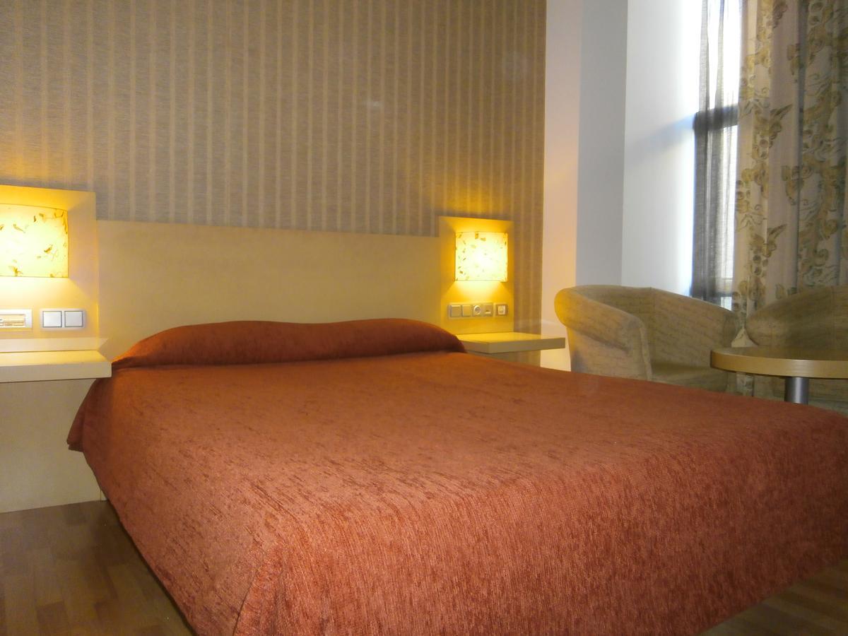 Hotel Valcarce Ferrol 4*